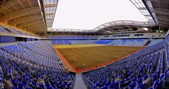 תמונה פנורמית של אצטדיון סמי עופר לאחר זריעת הדשא (צילום: צבי רוגר-עיריית חיפה)