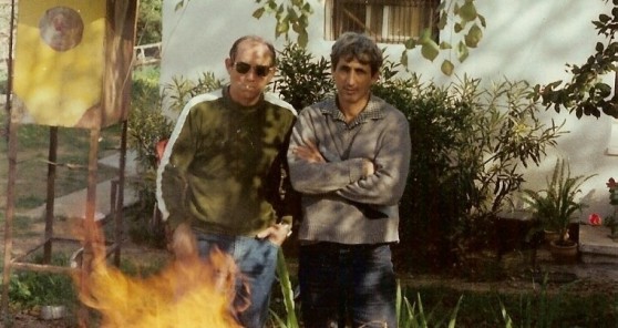 אמנון (מימין) וגיורא בבית בחבצלת השרון (צילום: עצמי)