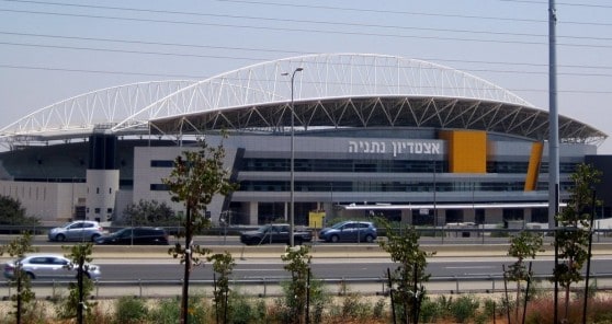 אצטדיון הכדורגל בנתניה (צילום: רותי ברמן)