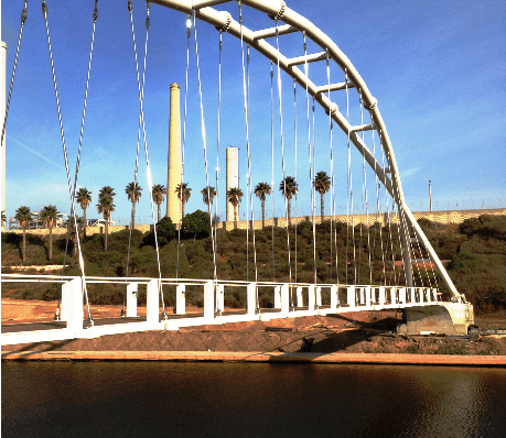 גשר המיתרים בפארק נחל חדרה (צילום: עיריית חדרה)