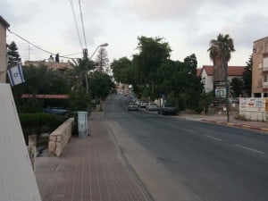 רחוב הרצל קרית אתא  (צילום: נטע פלג)