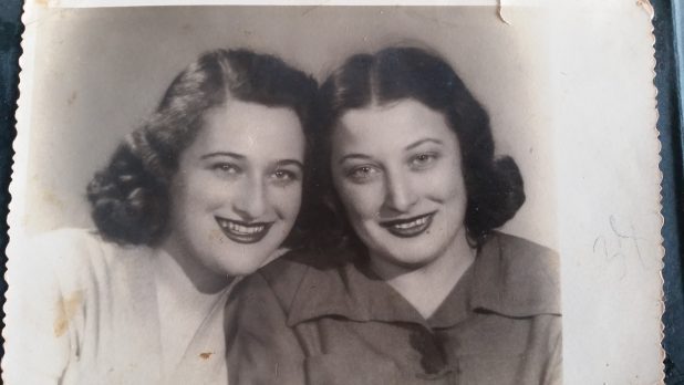 התאומות: אדית ורבקה צילום אלבום משפחתי