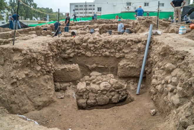 אתר החפירה ברחוב בלפור (גיא פיטוסי, באדיבות רשות העתיקות)