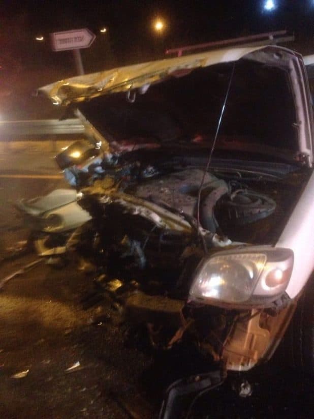 המכונית המשפחתית שהייתה מעורבת בתאונה בצומת שייח דנון. צילום: דוברות כבאות מחוז חוף