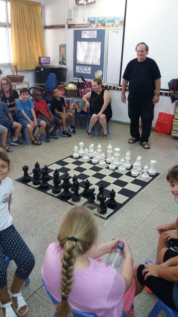 לימודי שחמט בקרית ים. צילום: דוברות העירייה