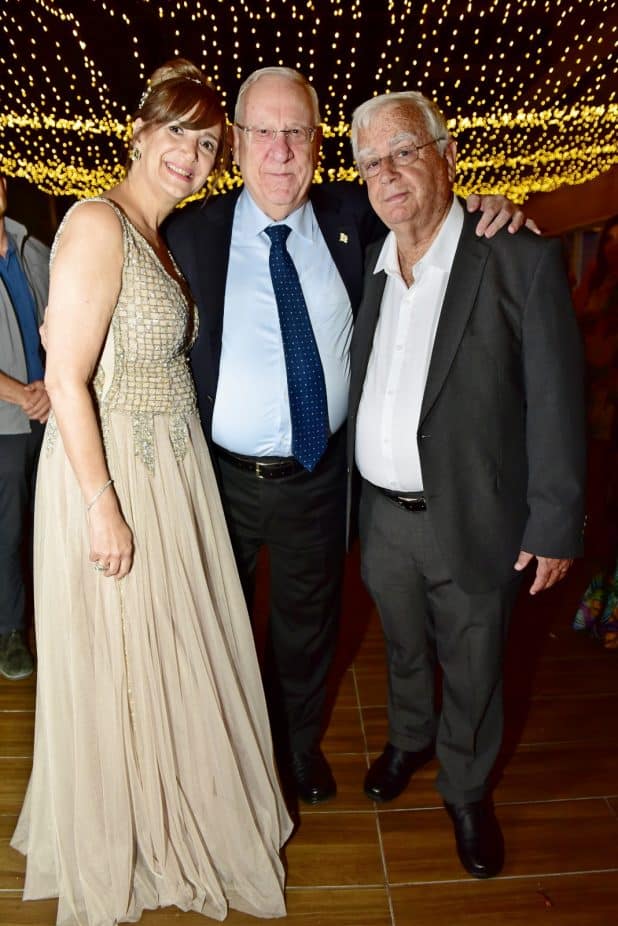 בחתונת הבת, דניאל. עם נשיא המדינה ראובן ריבלין | צילום: מאיר אלמלם