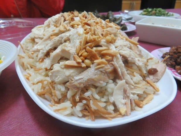 אורז, אטריות, פיסות עוף ופיצוחים | צילום: ליאת אבוחצירה בן דרור