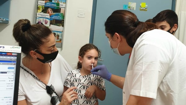 חיסוני שפעת לילדים במרפאות כללית במחוז | צילום: דוברות כללית