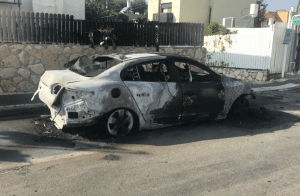 רכבו השרוף של שמעון גורליק | צילום: קובי הרצשטרק