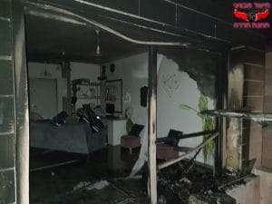 שריפה בדירת מגורים לפנות בוקר \ צילום: דוברות כבאות והצלה