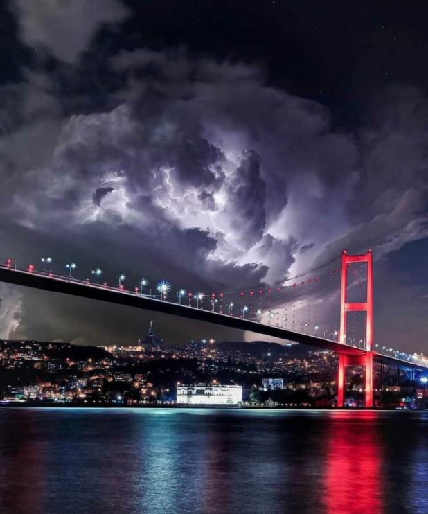 גשר הבוספורוס הידוע באיסטנבול | צילום רון הרוש