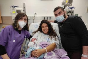 דניאל רפאל ובעלה לאחר הלידה \ צילום: דוברות בית החולים