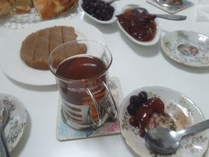 קינוח קווקזי: ריבות, חלבה ולחם \ צילום: איילת קדם
