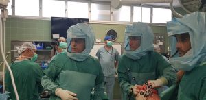 ד"ר ברנפלד בחדר ניתוח | צילום: אלי דדון