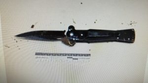 הסכין שתפסו השוטרים בארוע דקירה בקרית ים | צילום: דוברות המשטרה
